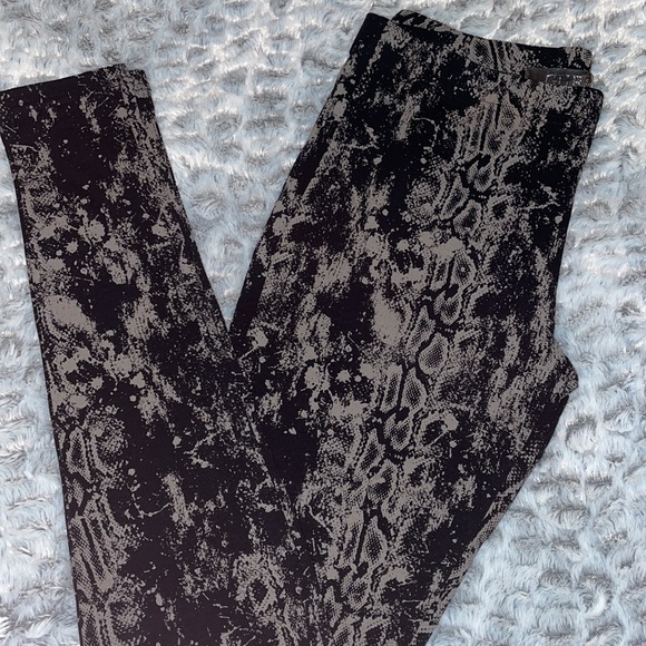 Guess snakeskin leggings - Picture 1 of 4